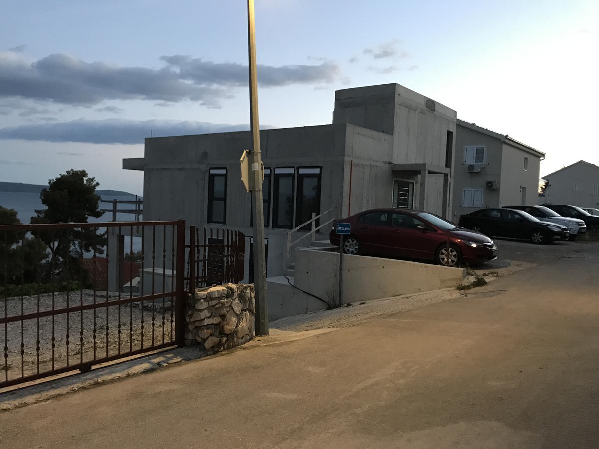 Apartments Amneris Трогир Екстериор снимка