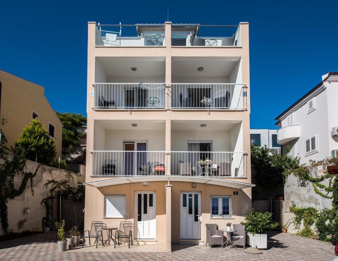 Apartments Amneris Трогир Екстериор снимка