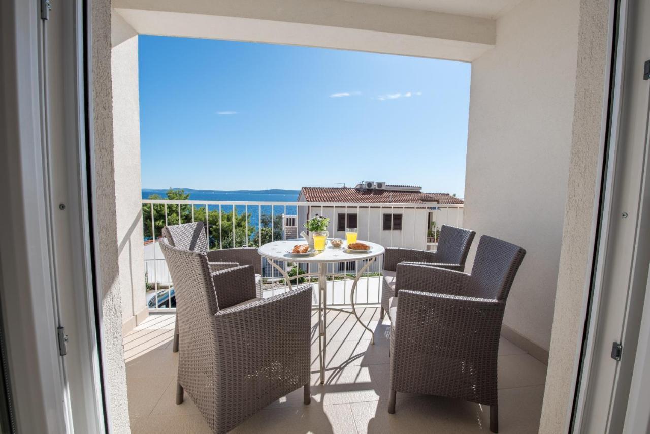 Apartments Amneris Трогир Екстериор снимка