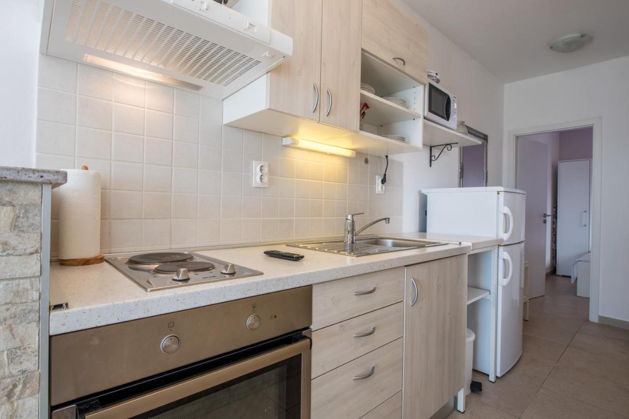 Apartments Amneris Трогир Екстериор снимка