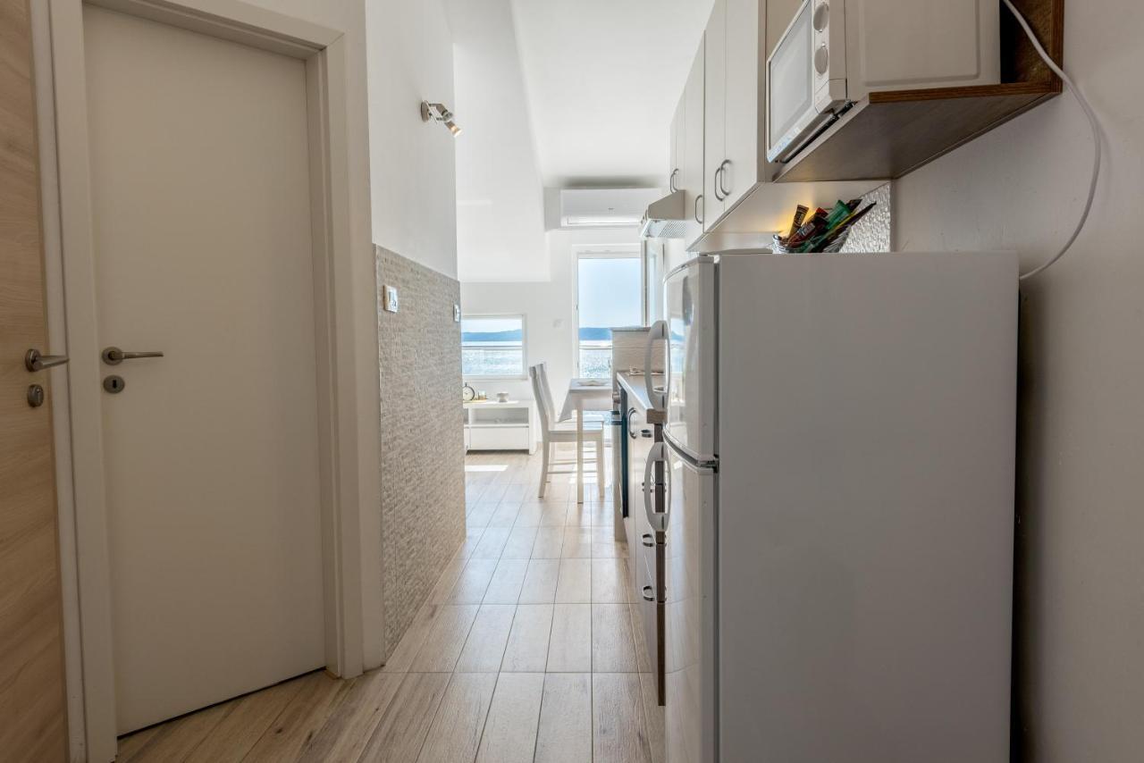 Apartments Amneris Трогир Екстериор снимка